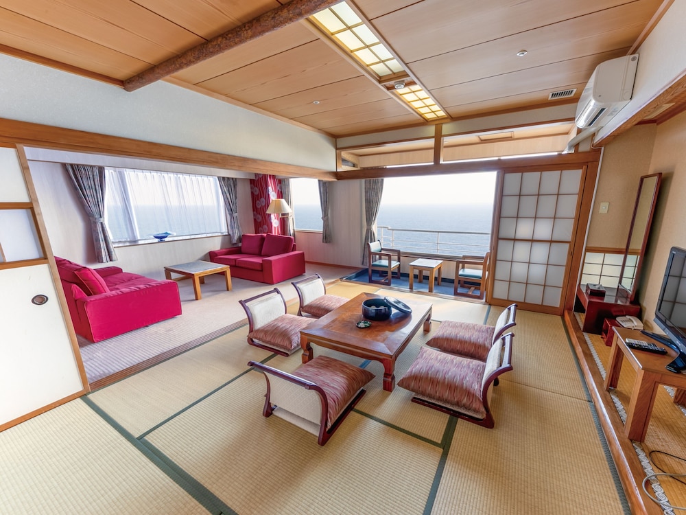 Deluxe Suite - Photo 1