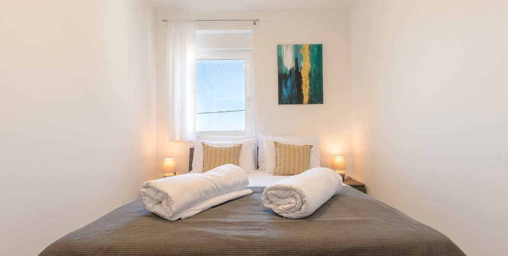 Deluxe Apartment 2