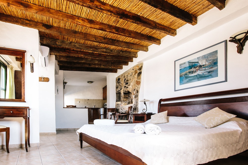 Traditional Studio Suite, Sea View, Beachfront