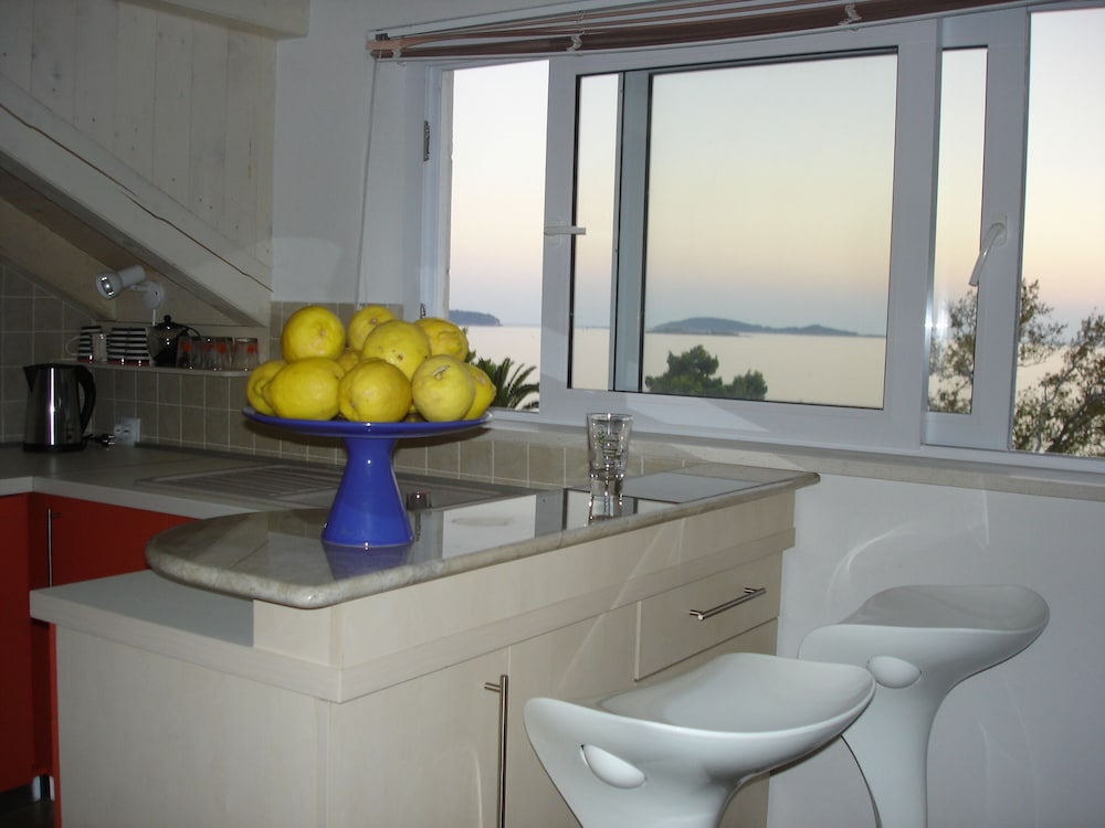 Deluxe Apartment, Balcony, Sea View photo 3