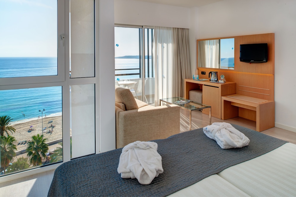 Junior Suite with Balcony (Non Smoking)