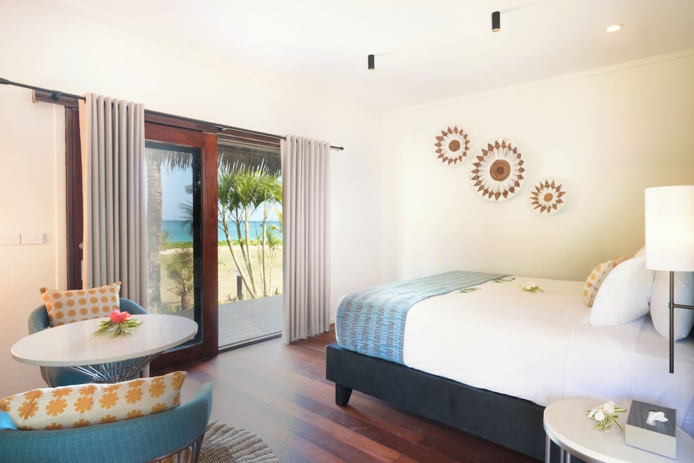 Deluxe Beachfront Bure
