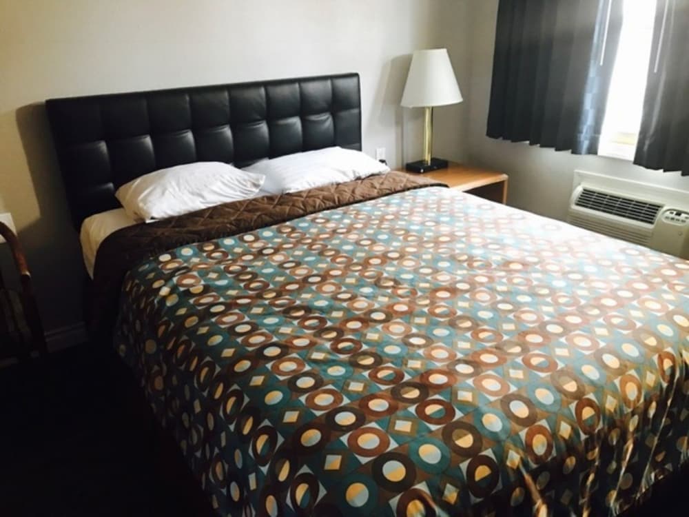 Standard Single Room, 1 Queen Bed photo 1
