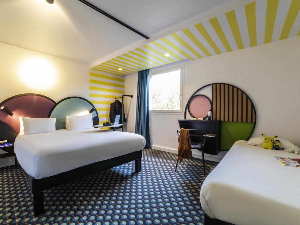 Standard Room, Multiple Beds - Photo 3