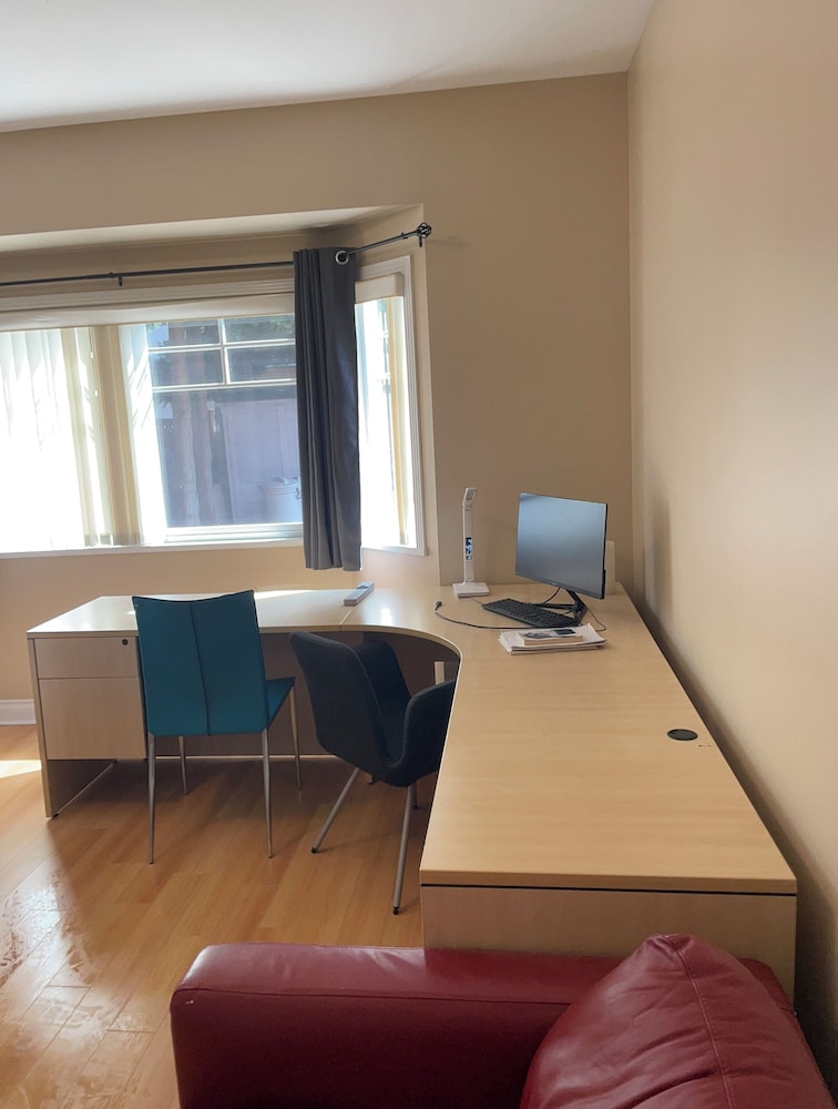 Executive Studio Suite, 1 King Bed with Sofa bed, Courtyard View photo 3
