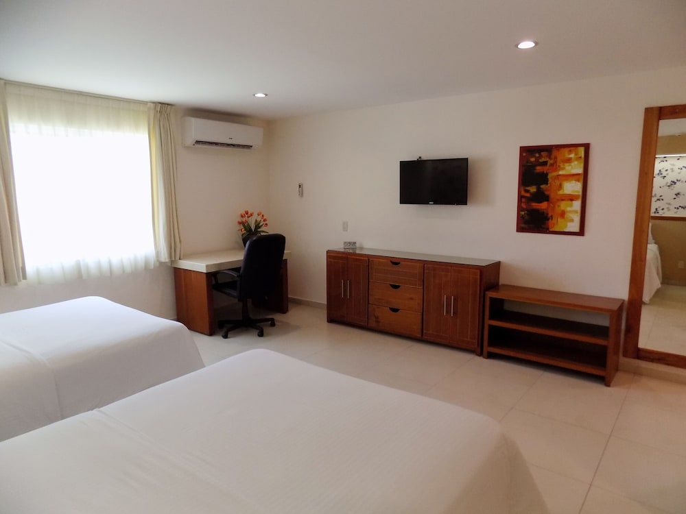 Standard Twin Room - Photo 5