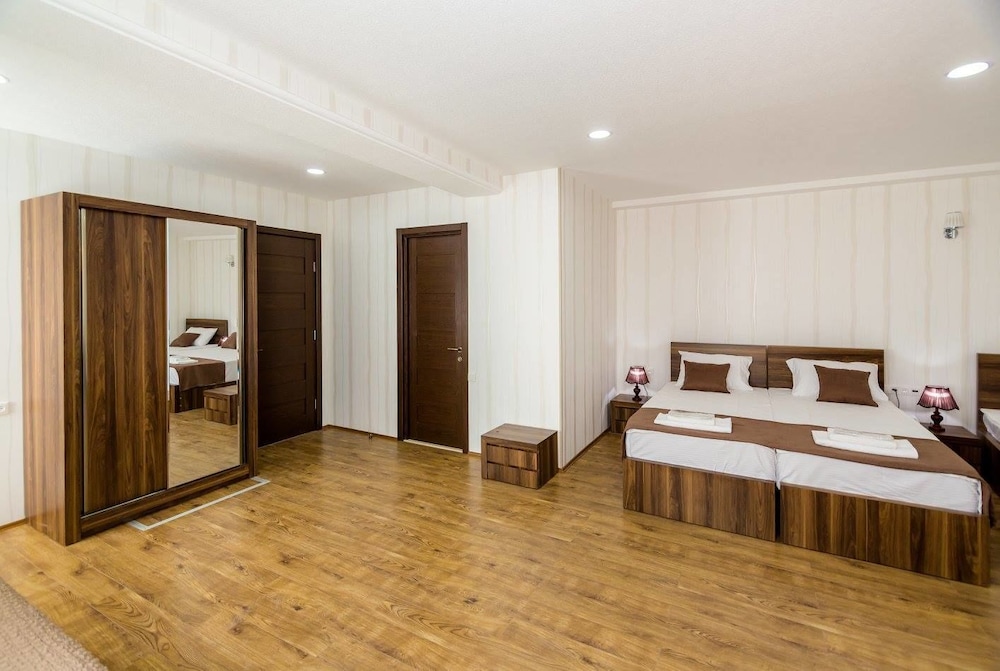 Comfort Double or Twin Room, 1 Queen Bed photo 1
