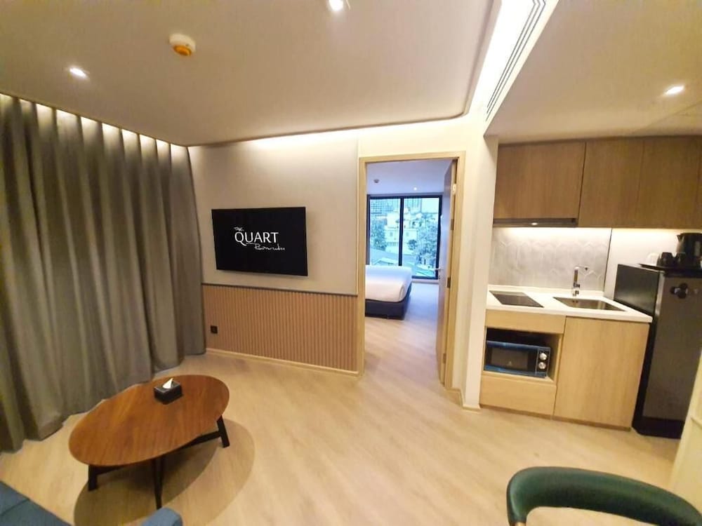 Suite, 1 Bedroom (View Room)