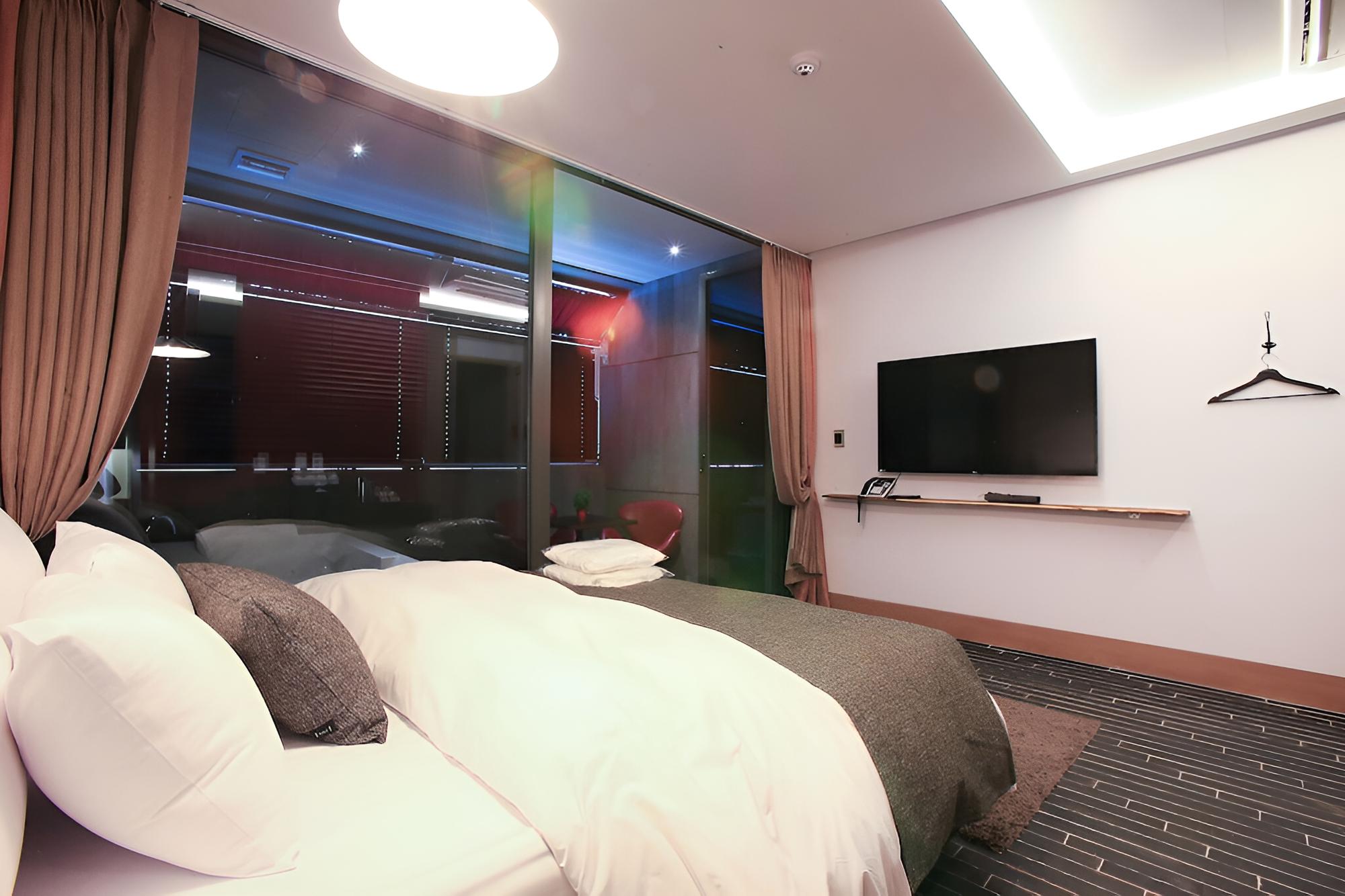 Room (Deluxe (Netflix + Wave + TV + Disney ) - Photo 14