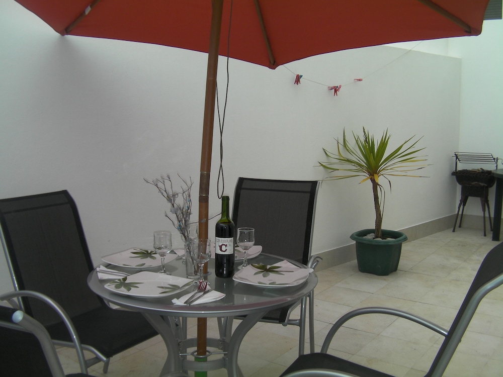 Apartment, 2 Bedrooms, Patio photo 2