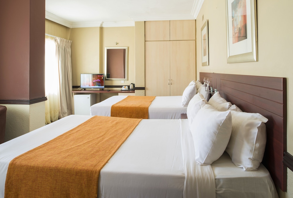 Standard Twin Room - Photo 16