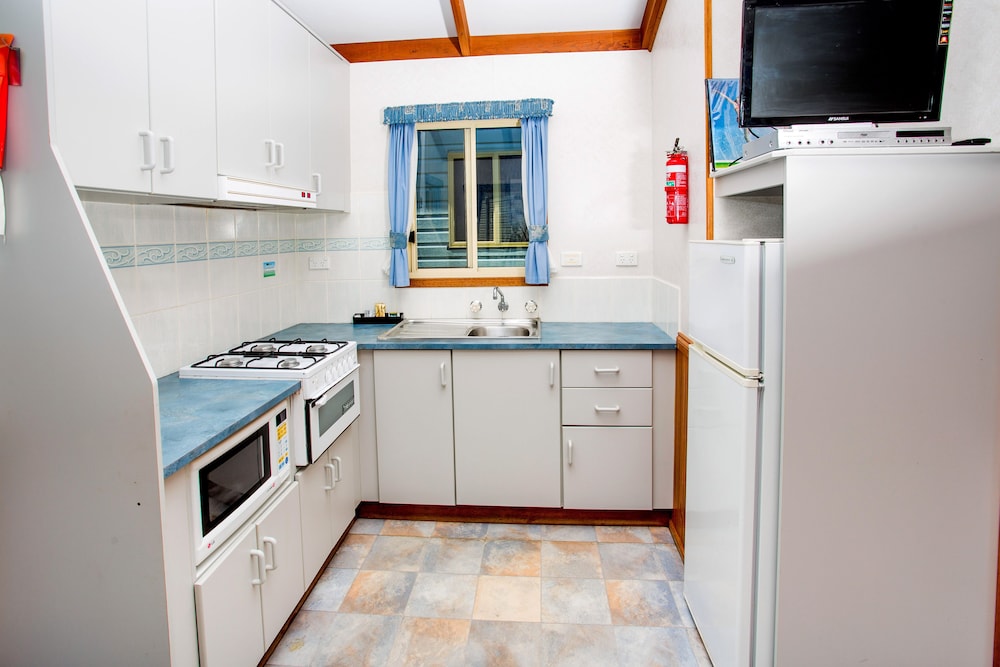 2 Bedroom Cabin - Ibis photo 3