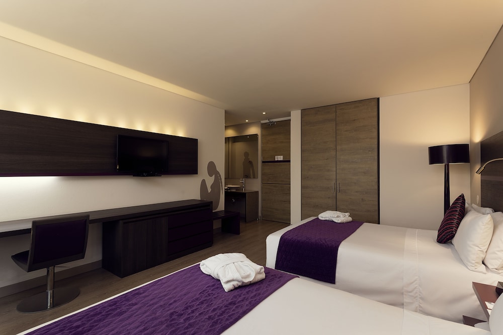 Standard Twin Room - Photo 2