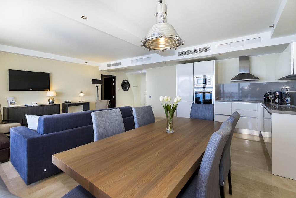 Superior Suite, 1 Bedroom thumbnail 5