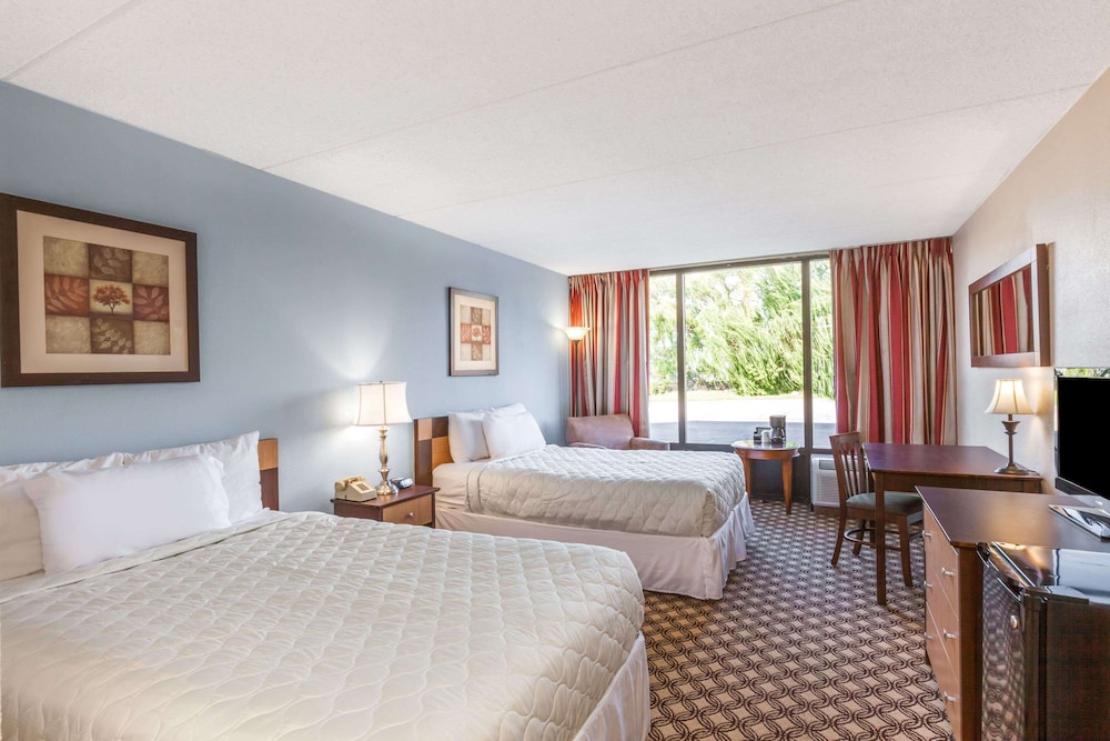 Studio Suite, 2 Double Beds, Non Smoking - Photo 1