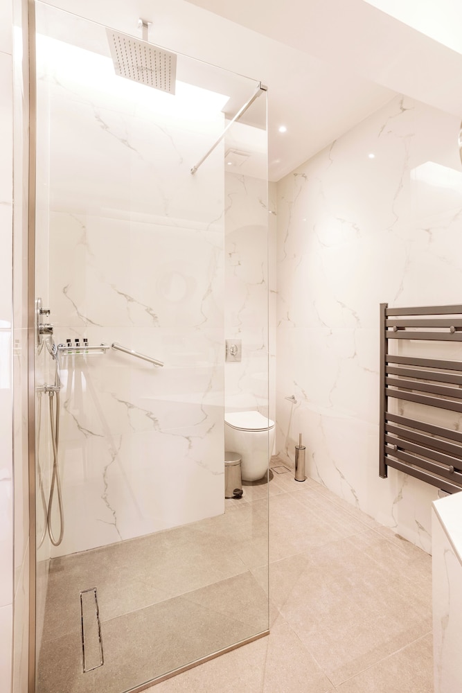Basic Double or Twin Room photo 2