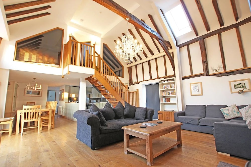 Cottage, 5 Bedrooms photo 1