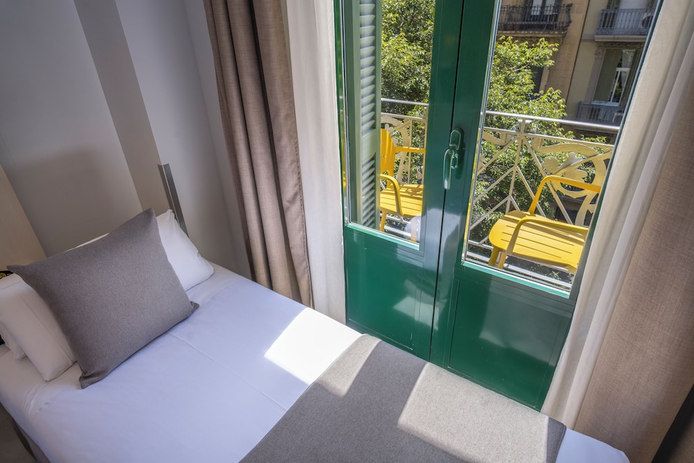 Comfort Triple Room, Private Bathroom