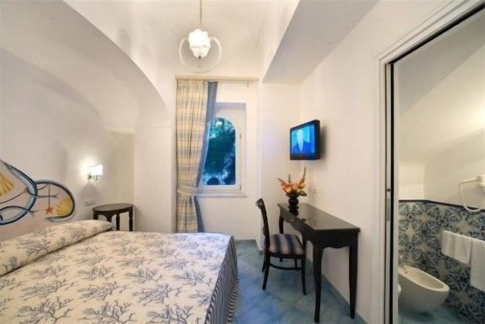 Quadruple Room, Balcony, Ocean View - Photo 5