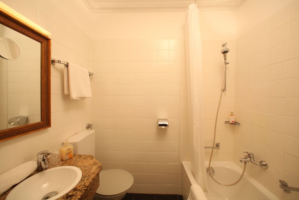 Economy Triple Room, 3 Twin Beds (Guest House Plönlein) - Photo 5
