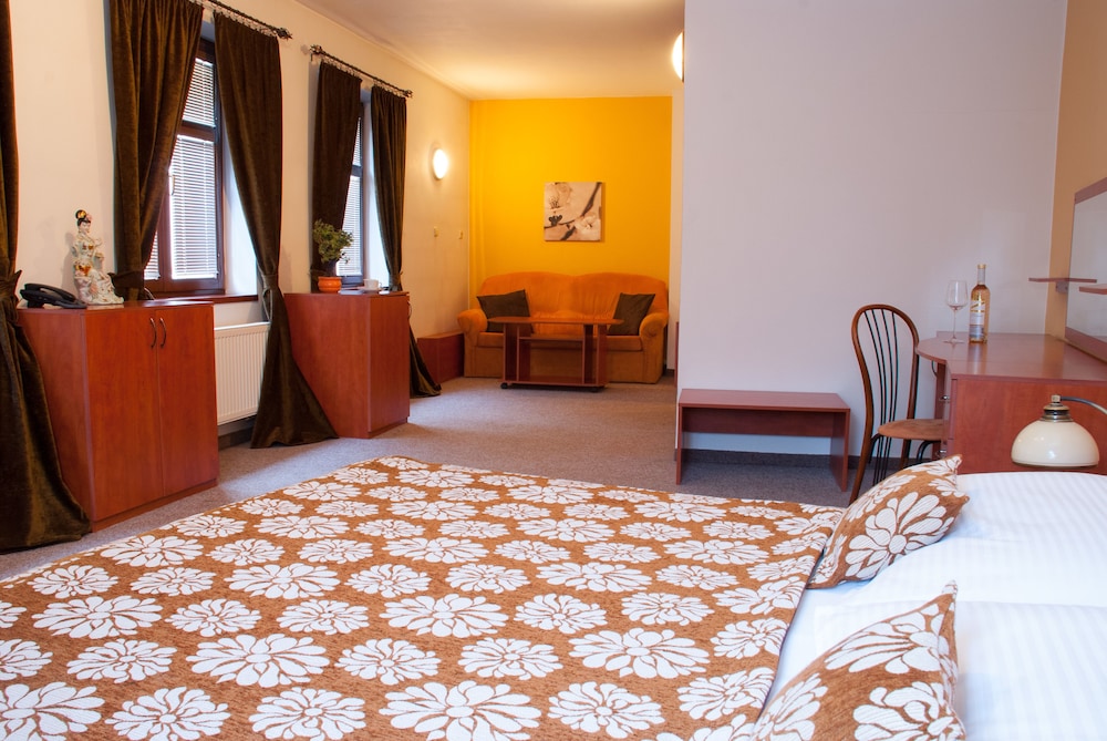 Standard Double or Twin Room photo 3