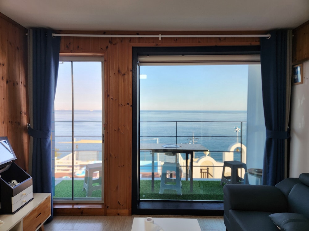 Room, Ocean View (201) photo 2