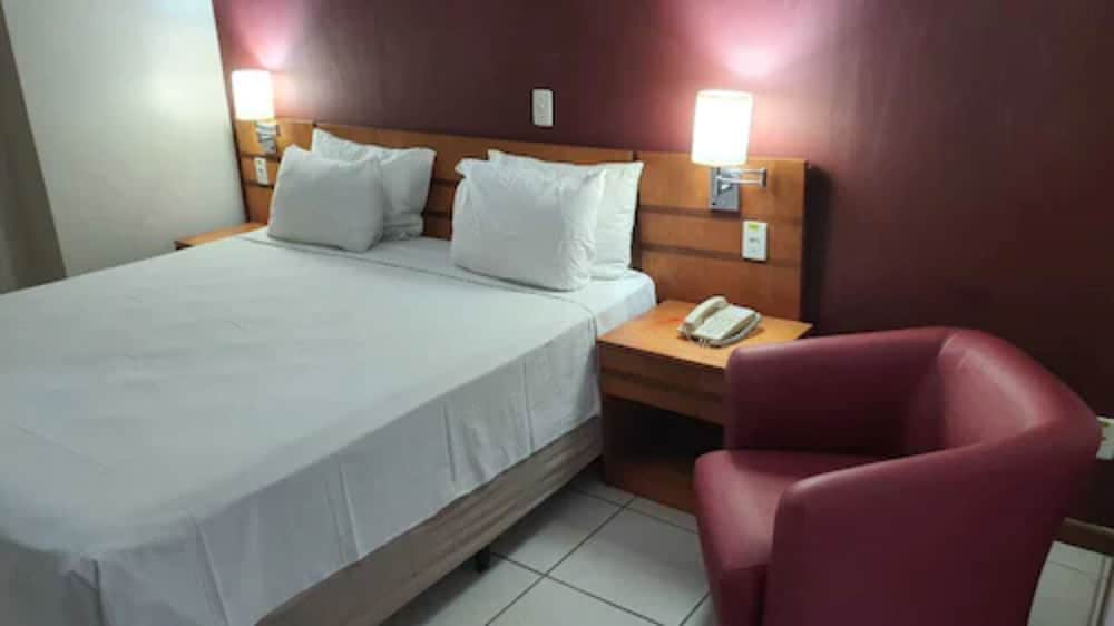 Deluxe Room, 1 King Bed