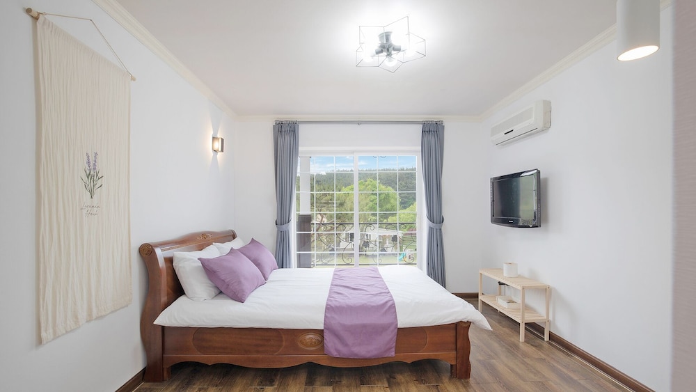 Sirius (Max 4-person, Extra person charge on site more than 2-person) photo 1