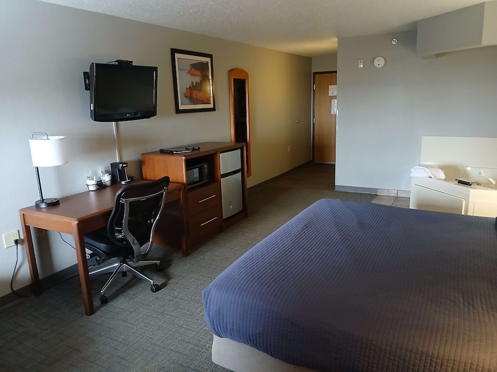 Room, 1 King Bed (Whirlpool)