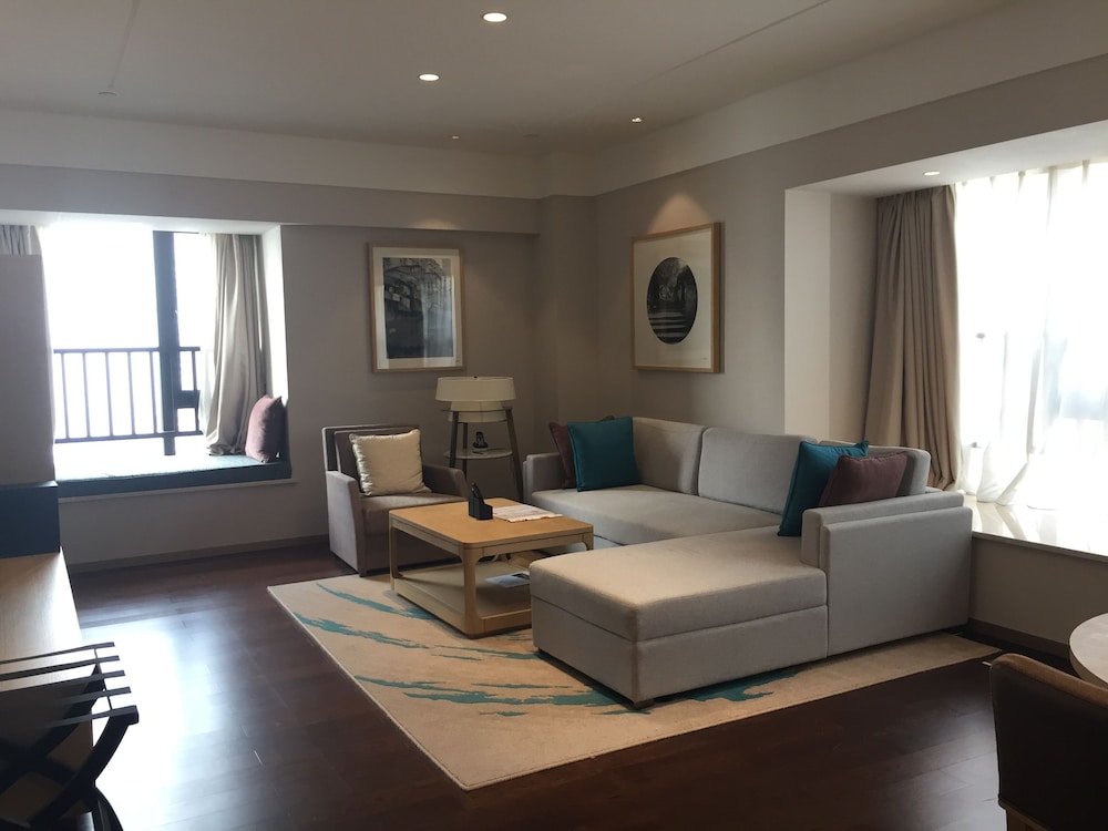 Premier Suite, 1 Bedroom photo 2