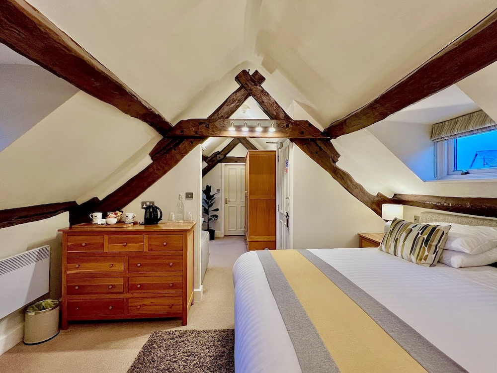 Superior Double or Twin Room, Ensuite, Sea View (Room 3 Caernarvon)