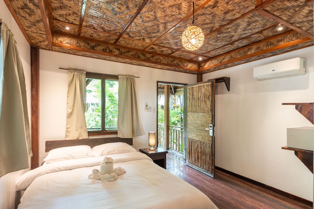 Queen Bungalows photo 2