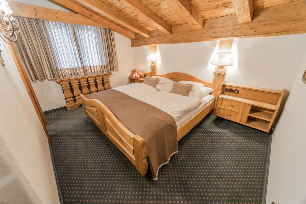Family Suite, 2 Bedrooms, Mountain View (Maisonette) photo 2