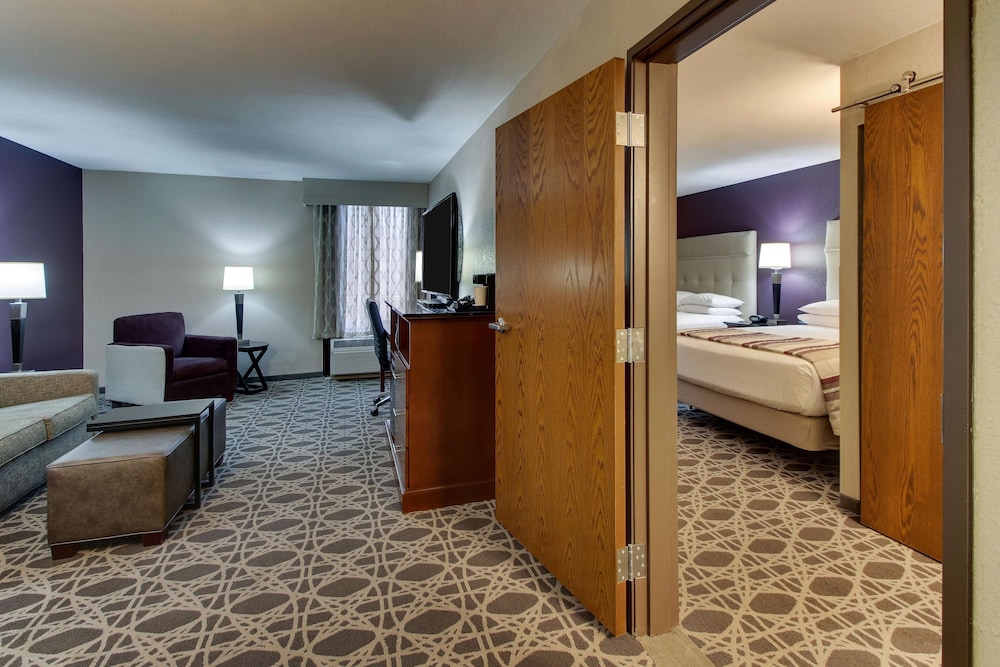 Suite, 2 Queen Beds, Accessible, Refrigerator & Microwave (Sofabed, 2 Rooms, Tub) photo 2