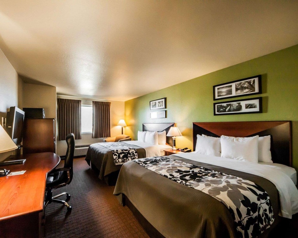 Standard Room, 2 Queen Beds, Non Smoking - Photo 3