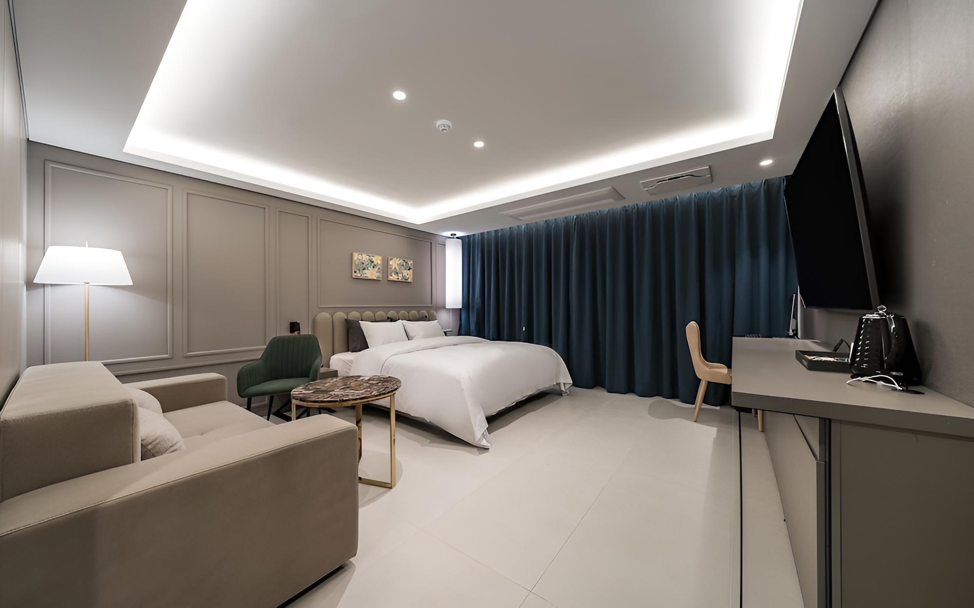 Room (Royal Suite (Dry Sauna Whirlpool Bath) photo 3