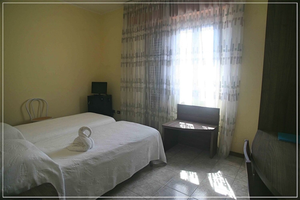 Double Room - Photo 2
