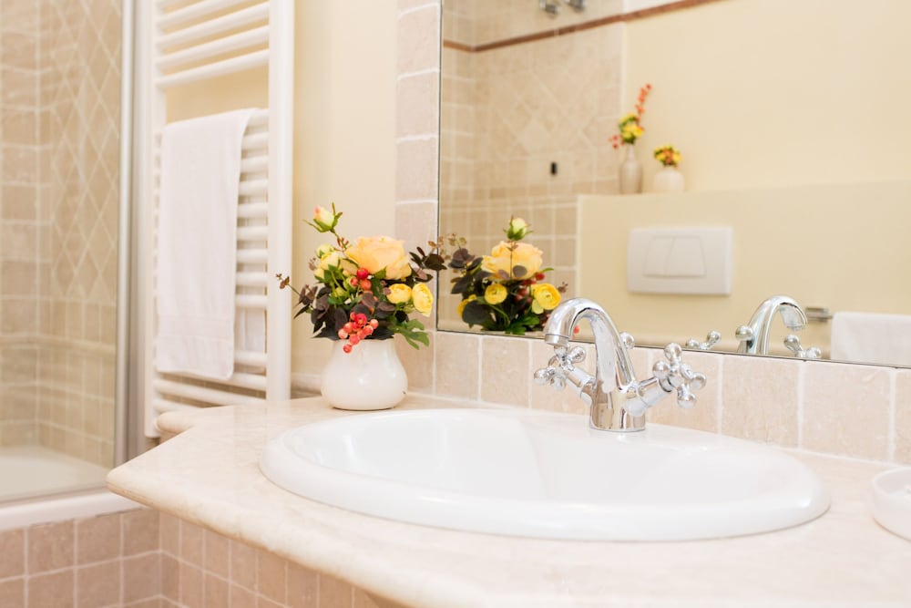 Classic Penthouse, 2 Bedrooms, Private Bathroom, Tower photo 2