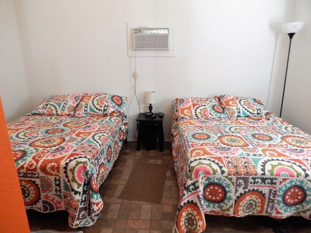 Basic Cabin, 1 Bedroom (Gone Coastal) photo 1