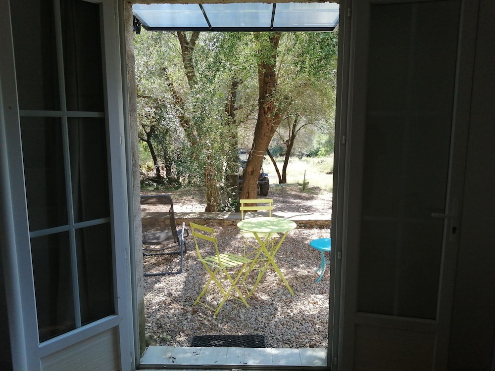 Double Room - Photo 5