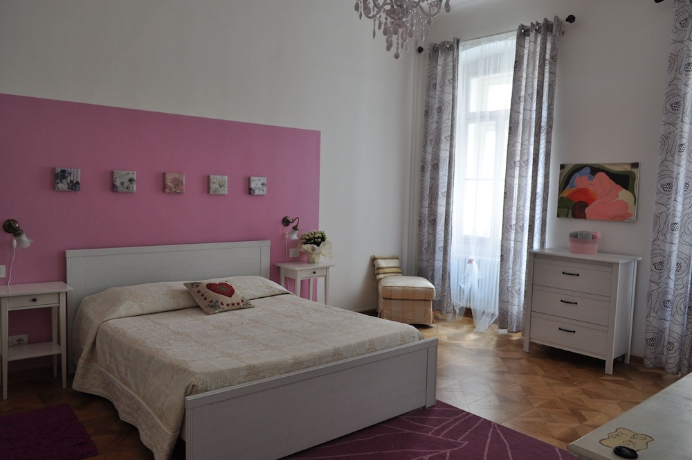 Deluxe Double Or Twin Room, Shared Bathroom