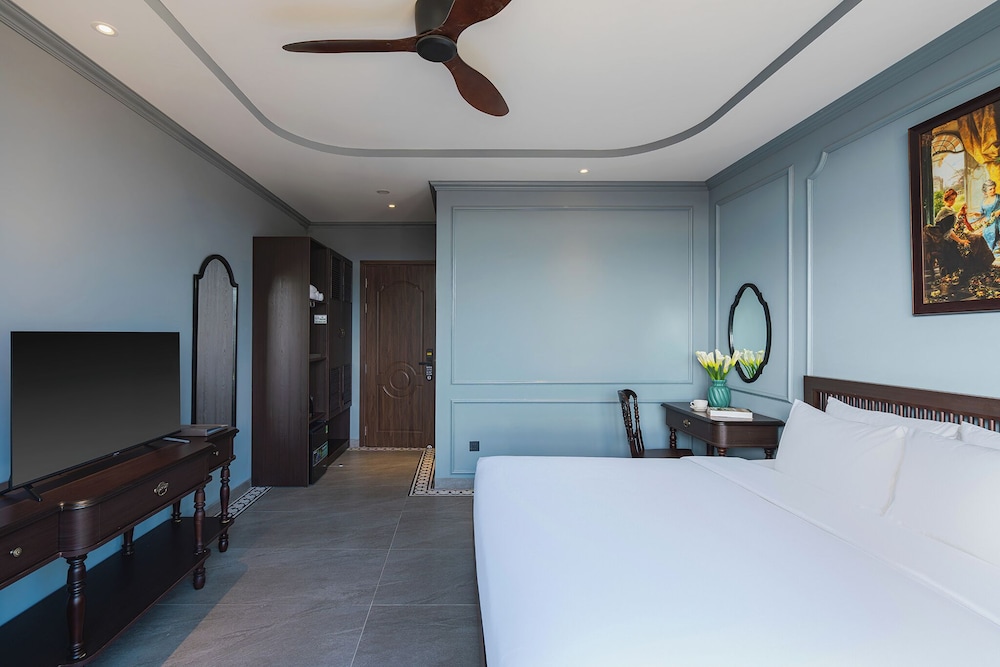Deluxe Double Room, City View