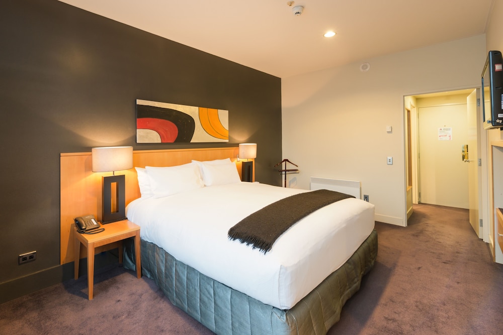 Suite, 1 King Bed, Tower - Photo 3