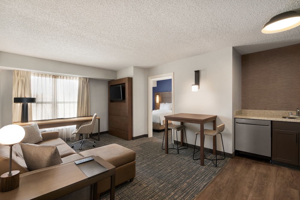Suite, 1 Bedroom (Mobility/Hearing Accessible, Tub)