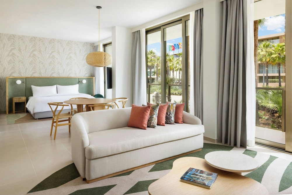 Junior Suite, 1 King Bed with Sofa bed, Balcony, Resort View - Photo 9
