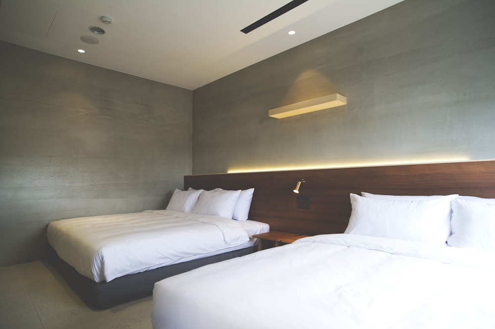 Elite Quadruple Room