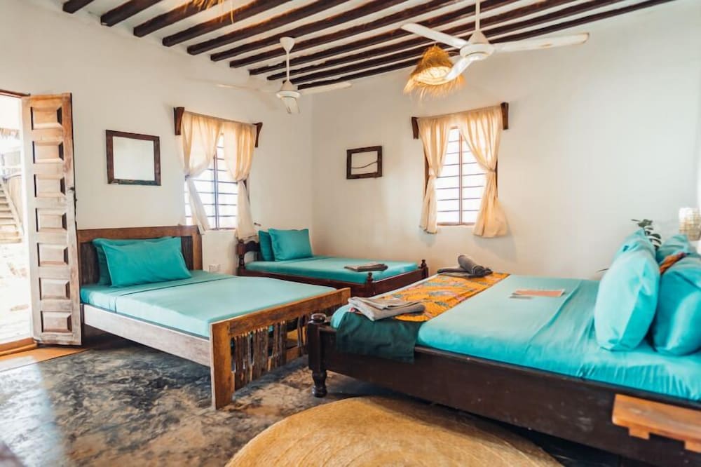 Traditional Quadruple Room, Garden View, Beachside