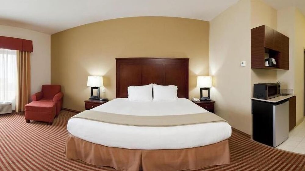 Standard Room, 1 King Bed - Photo 5