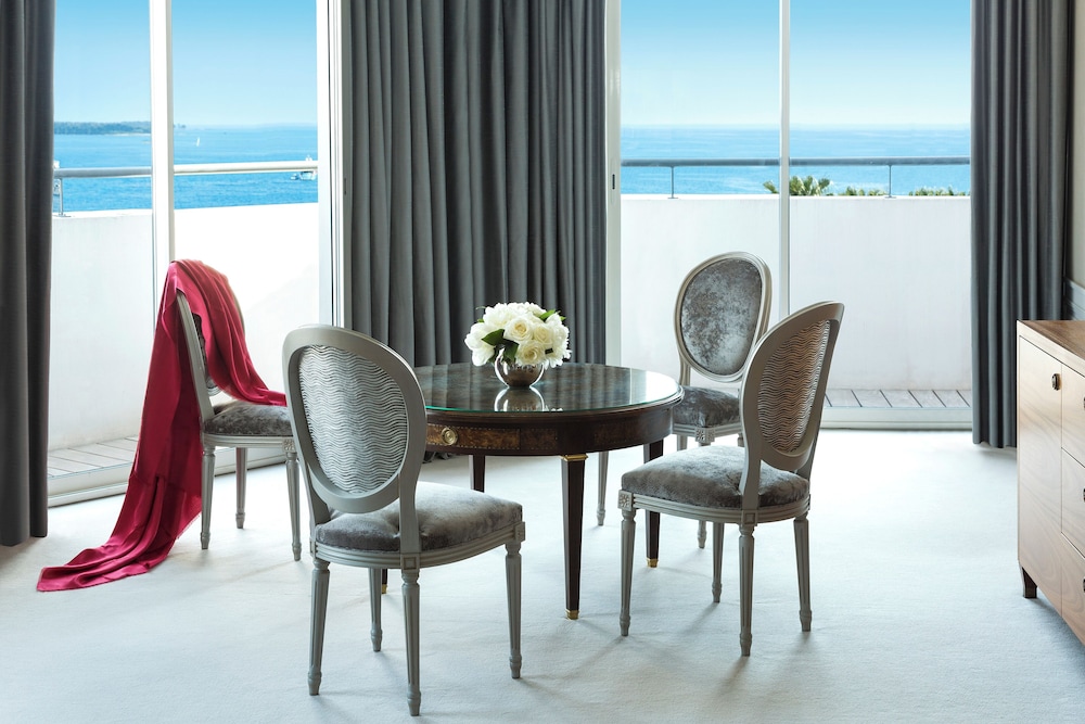 Suite (Christian Dior) photo 3