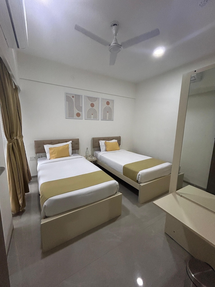 Executive Twin (with attached washroom) in a 2BHK apartment
